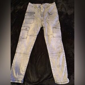 Gray straight leg pant, with sliver chain attached